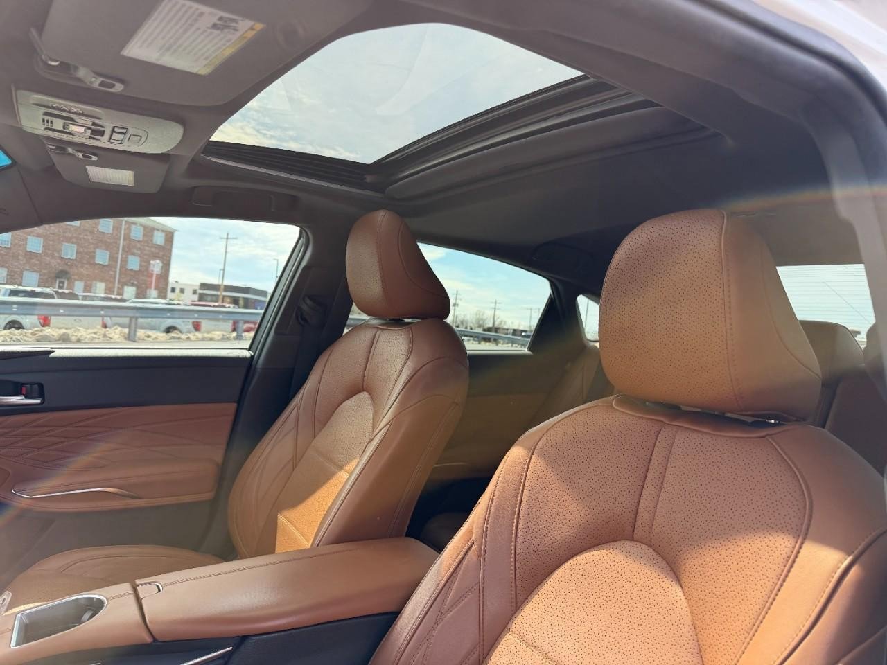 Used 2019 Toyota Avalon Limited image 18