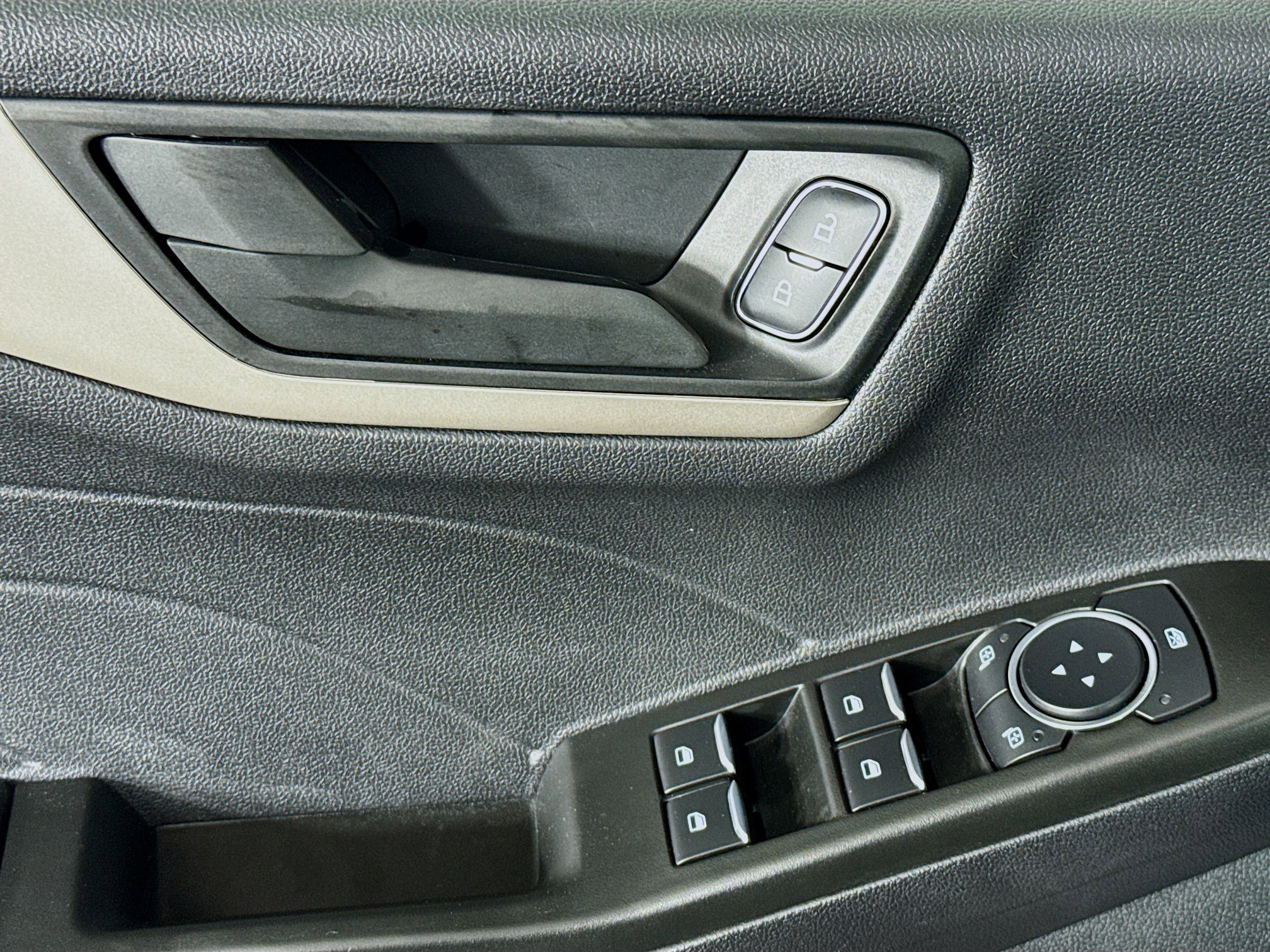 Used 2022 Ford Escape SE w/ Convenience Package image 23