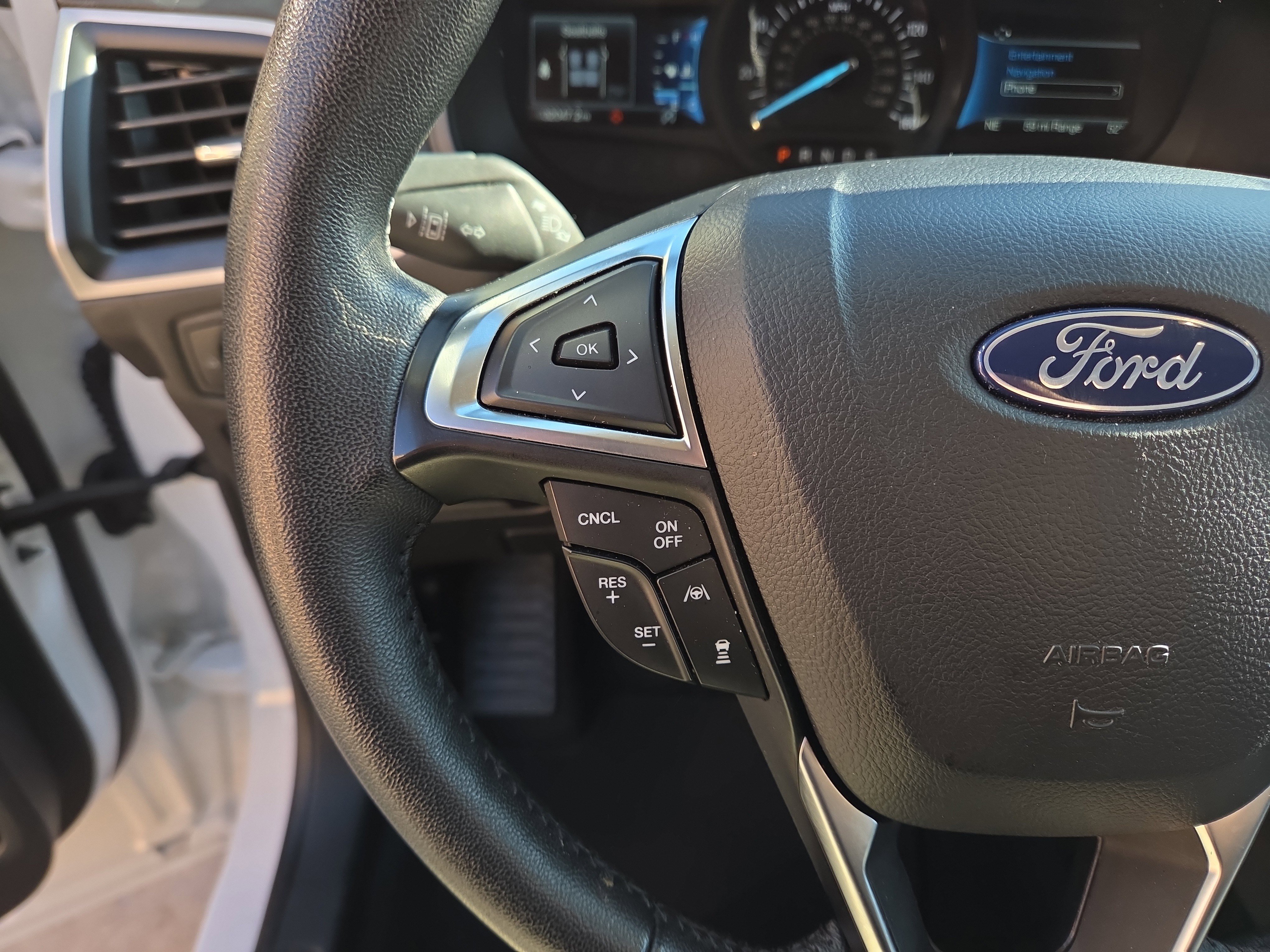 Used 2024 Ford Edge SEL image 19