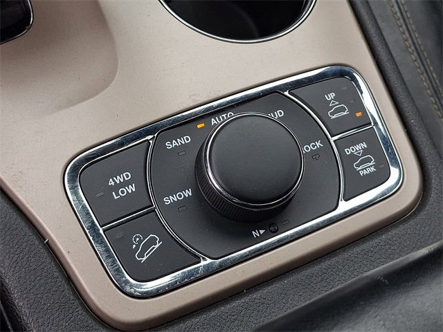 Used 2014 Jeep Grand Cherokee Overland w/ Advanced Technology Group image 28