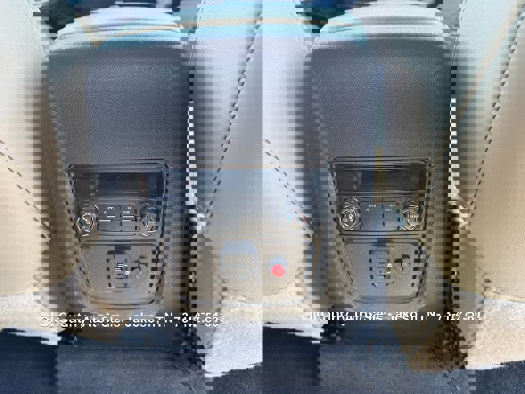 Used 2020 Buick Enclave Essence image 32