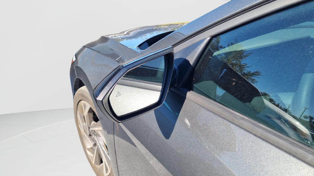Used 2025 Hyundai Elantra Sport FWD image 8