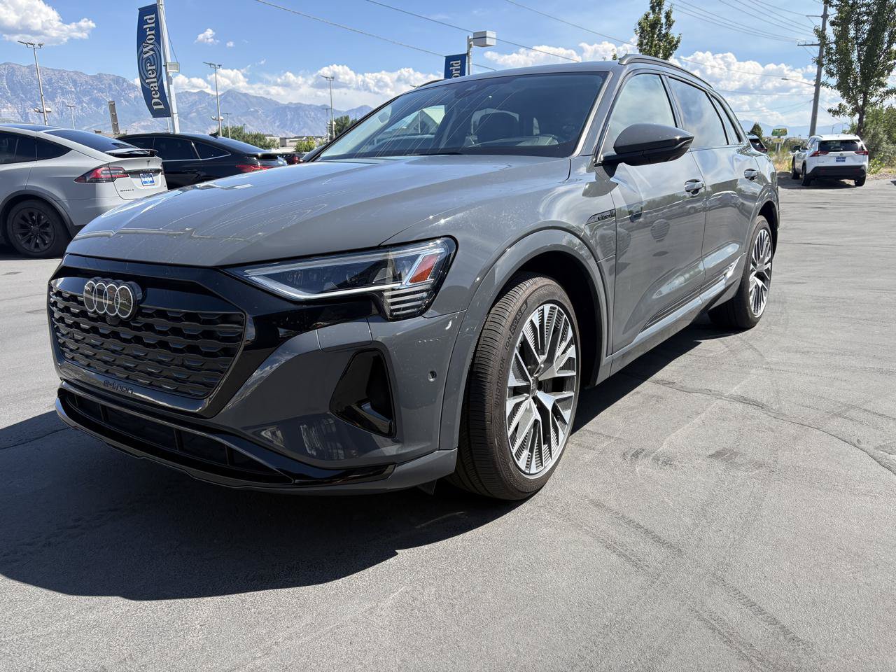 Used 2024 Audi Q8 e-tron Prestige w/ Prestige Package AWD/4WD image 3