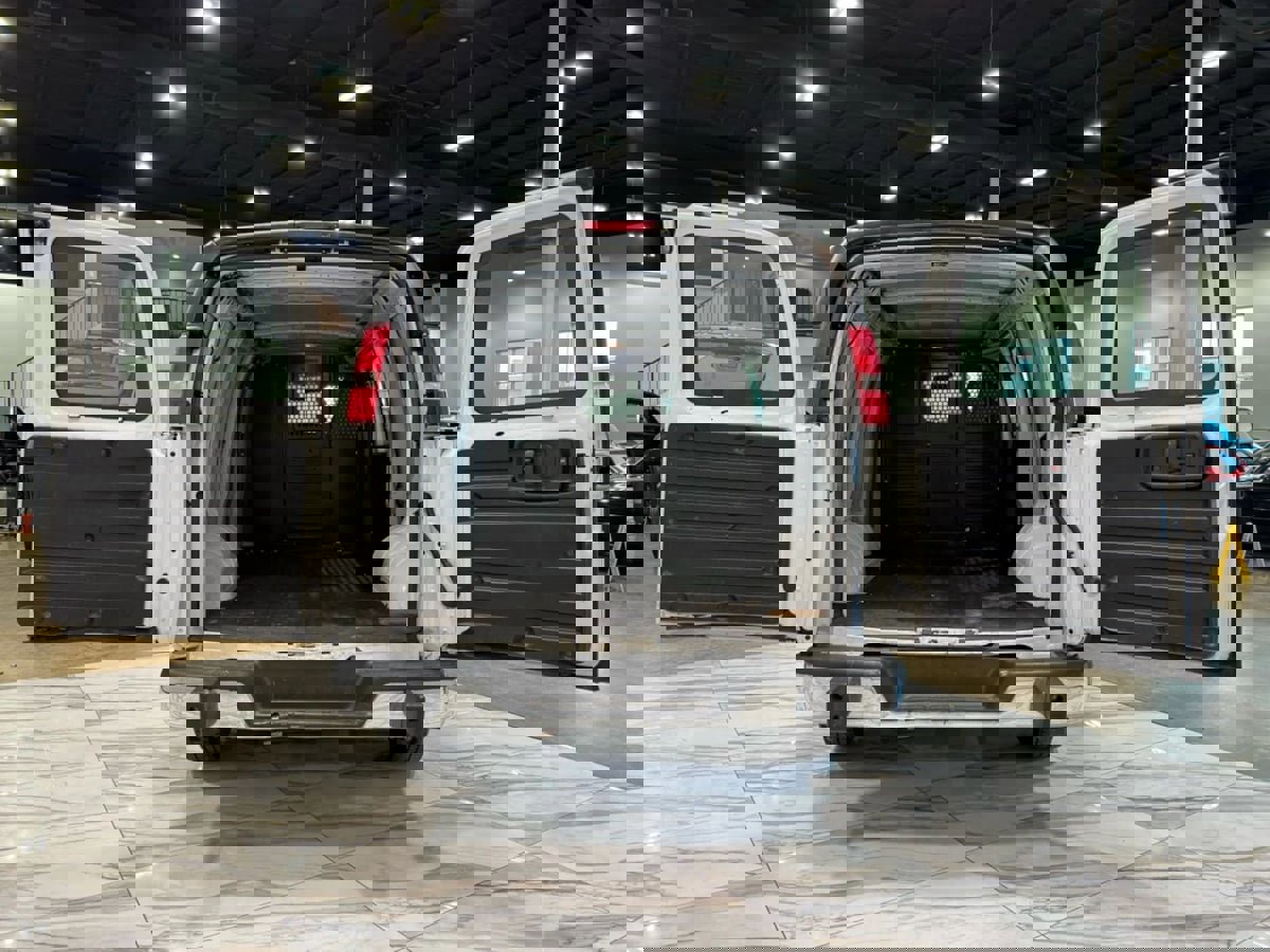 Used 2019 Chevrolet Express 2500 w/ Driver Convenience Package image 11