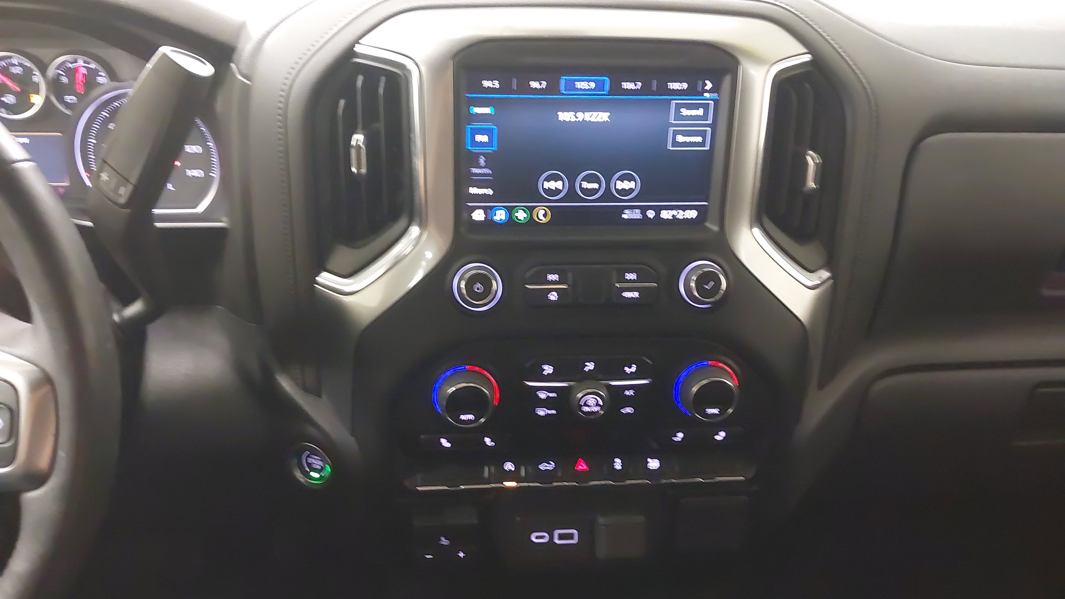 Used 2021 Chevrolet Silverado 1500 LT AWD/4WD image 20