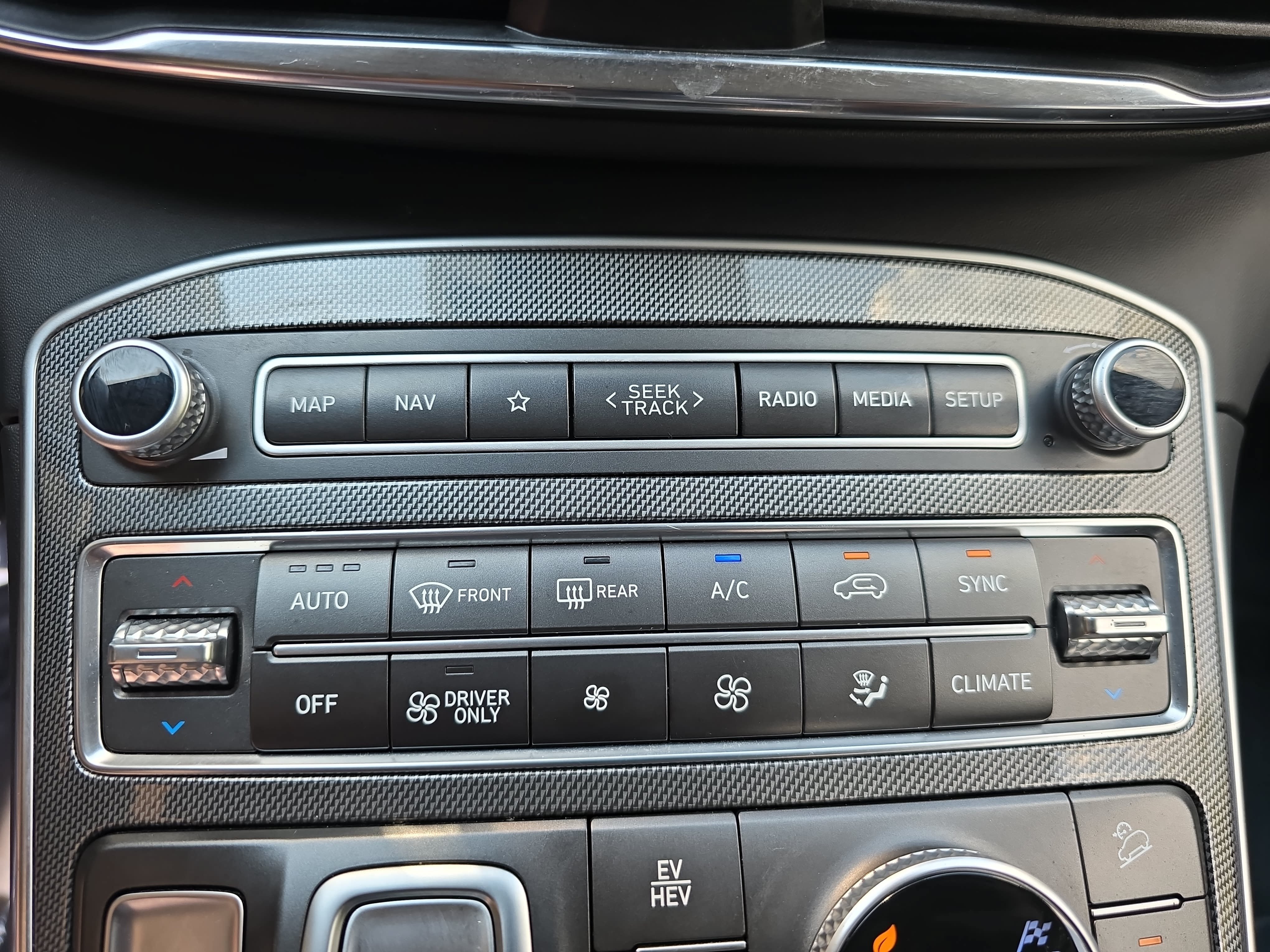 Used 2023 Hyundai Santa Fe Limited AWD/4WD image 24