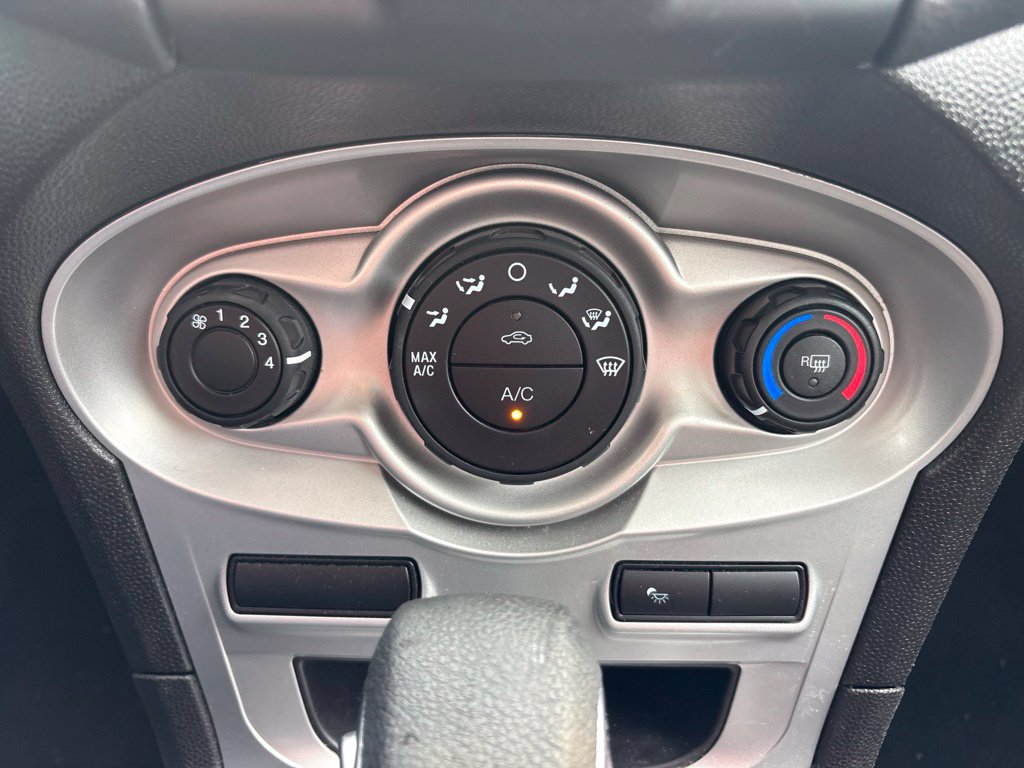 Used 2017 Ford Fiesta SE FWD image 25