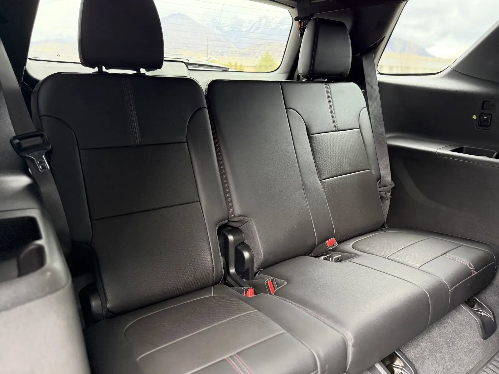 Used 2024 Chevrolet Traverse RS image 56