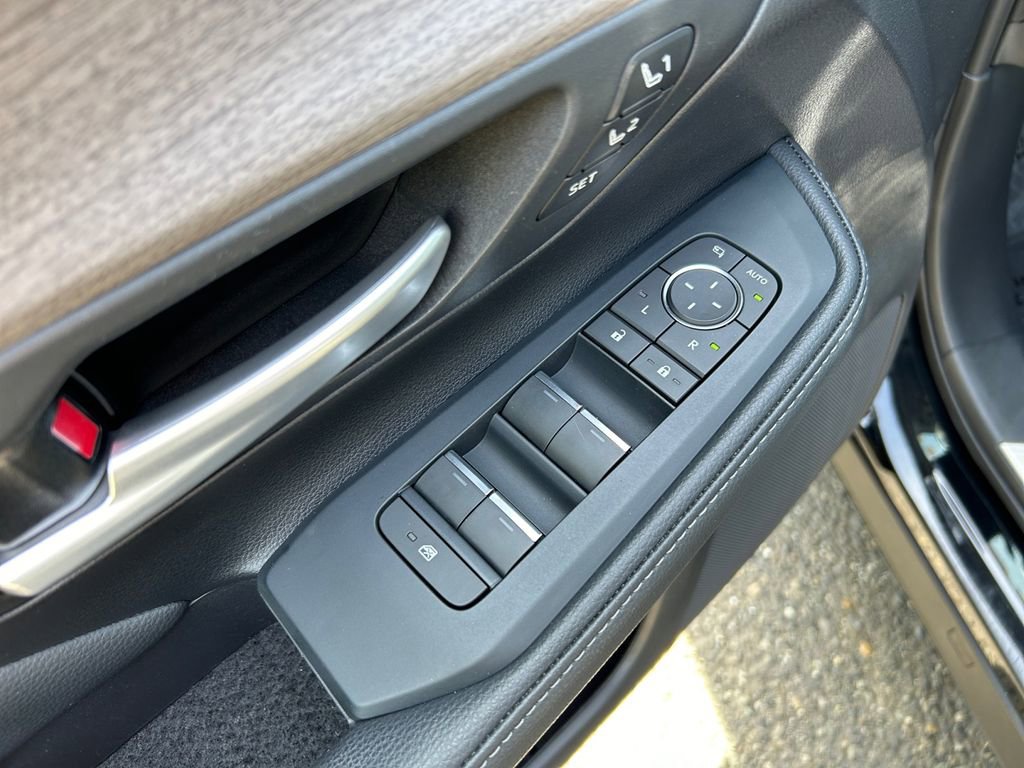 Used 2024 Toyota Grand Highlander Platinum image 23