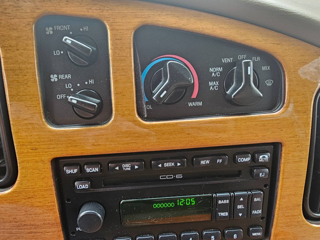 Used 2004 Ford E-250 and Econoline 250 image 37