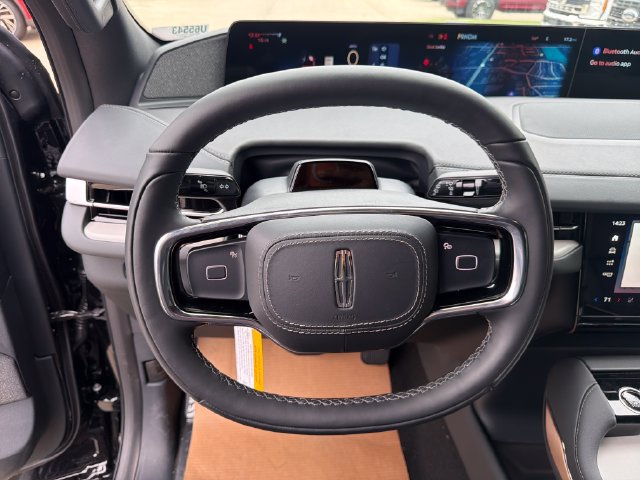 New 2026 Lincoln Navigator Reserve w/ Jet Appearance Package AWD/4WD image 25