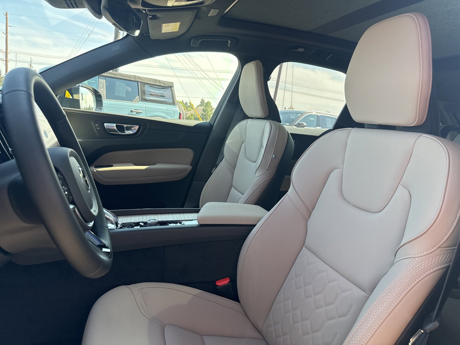 New 2026 Volvo XC60 T8 Plus w/ Protection Package Premier image 9