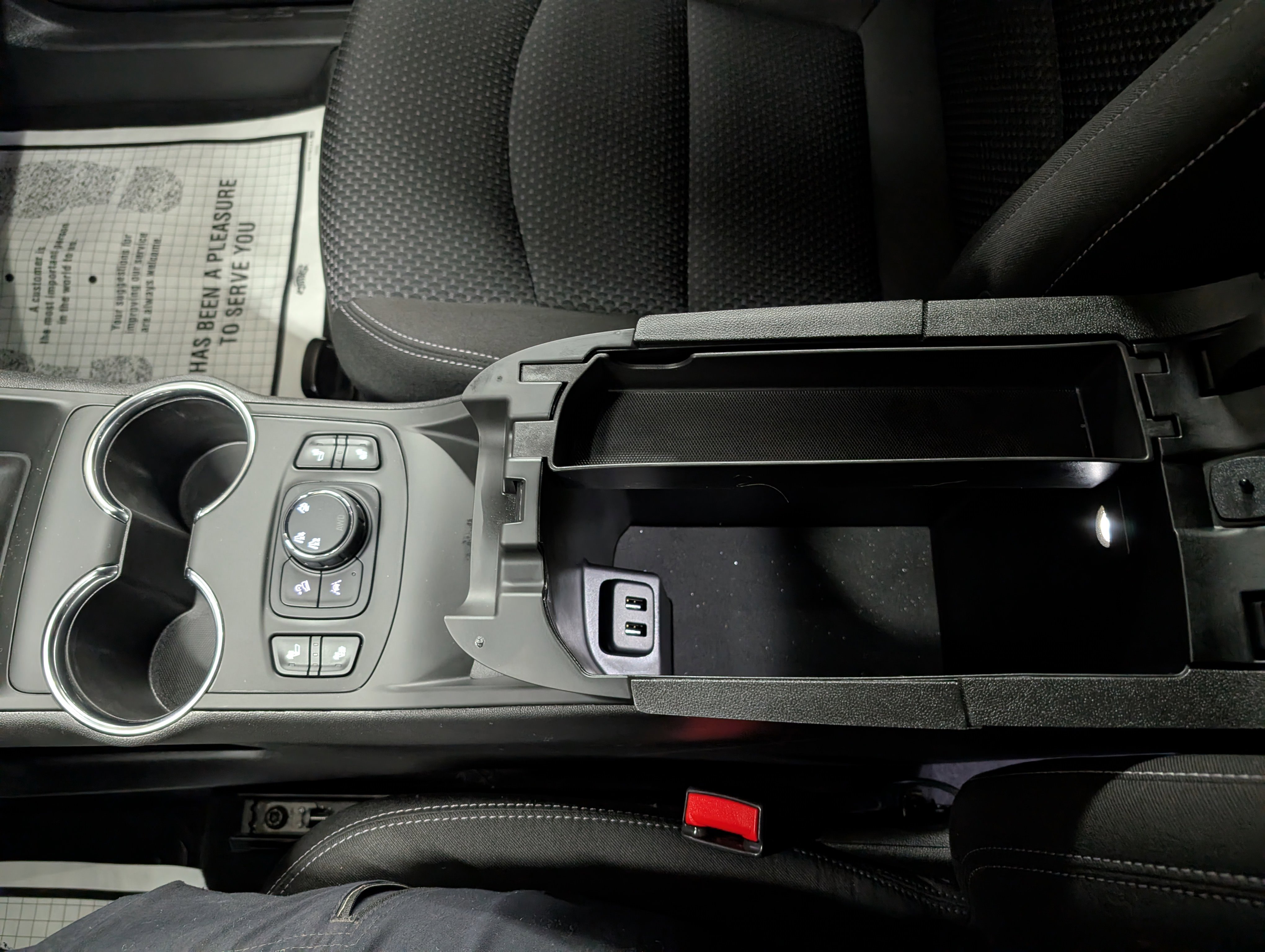 Used 2023 GMC Terrain SLE w/ Driver Convenience Package image 16