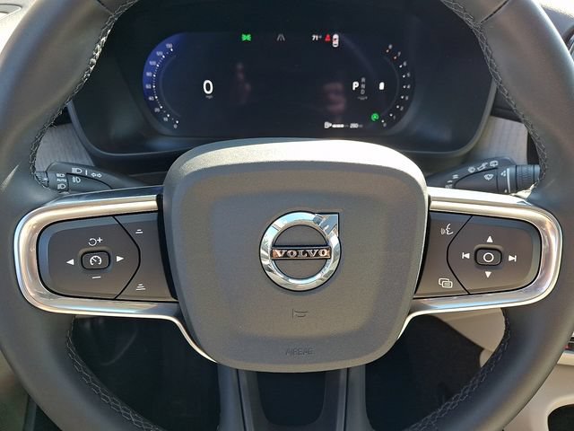 Certified 2024 Volvo XC40 B5 Ultimate w/ Protection Package Premier AWD/4WD image 21
