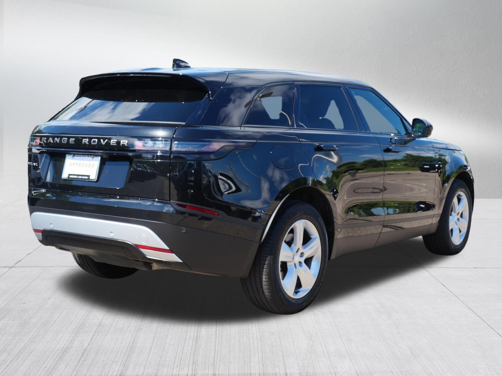 Certified 2026 Land Rover Range Rover Velar S AWD/4WD image 5