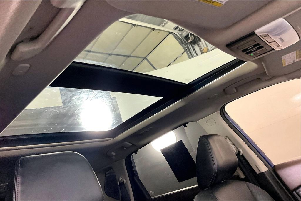 Used 2022 Nissan Rogue Platinum w/ Head-Up Display Package FWD image 23