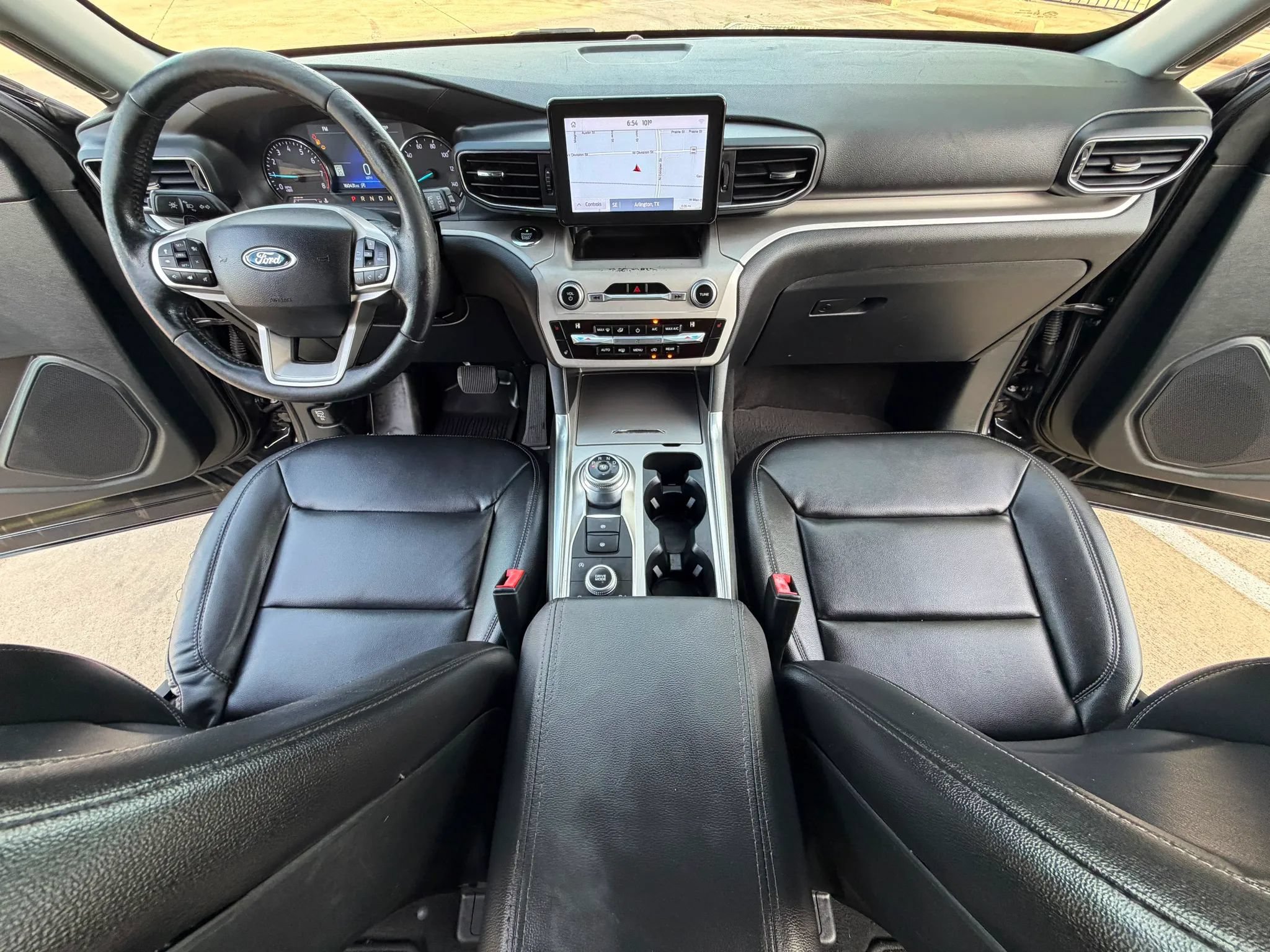 Used 2020 Ford Explorer XLT w/ Equipment Group 202A AWD/4WD image 31