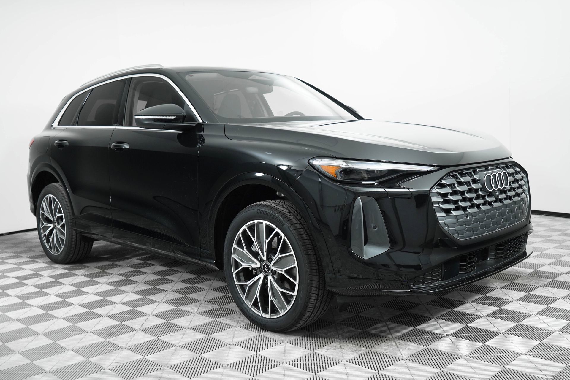 New 2025 Audi Q5 Premium Plus