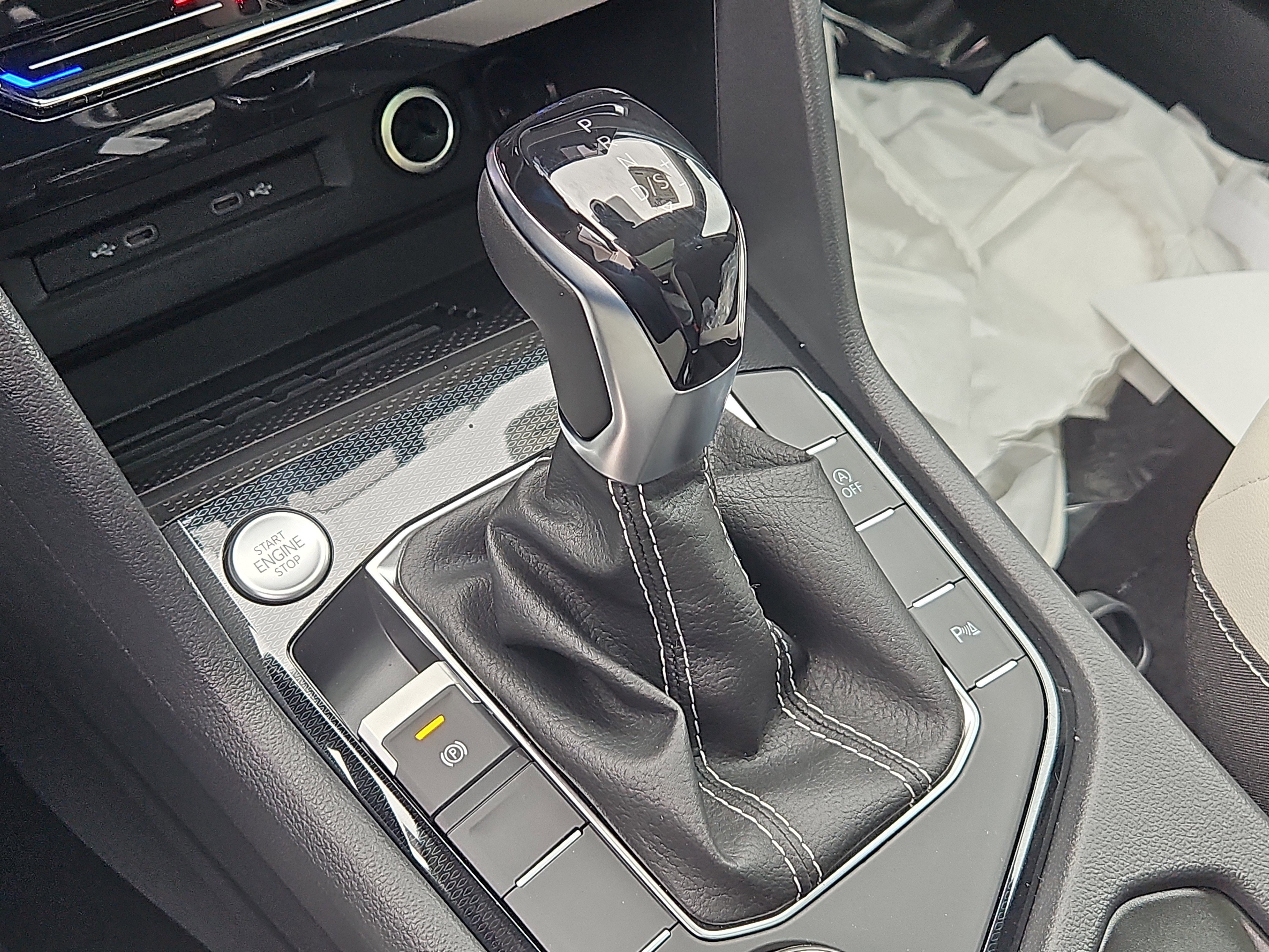 New 2026 Volkswagen Taos SE AWD/4WD image 16