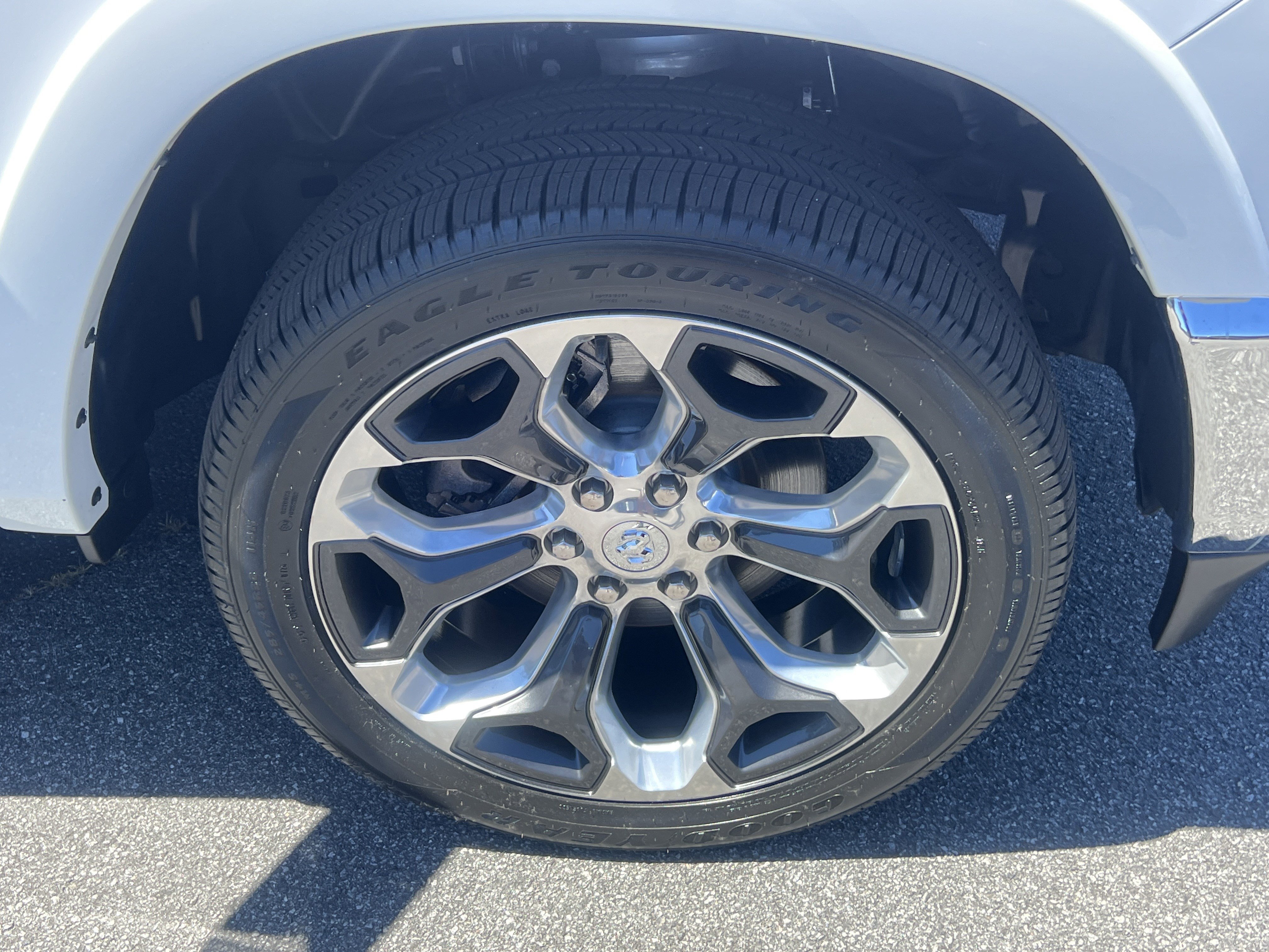 Used 2023 RAM 1500 Limited AWD/4WD image 16