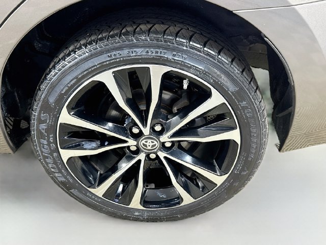 Used 2018 Toyota Corolla SE FWD image 35