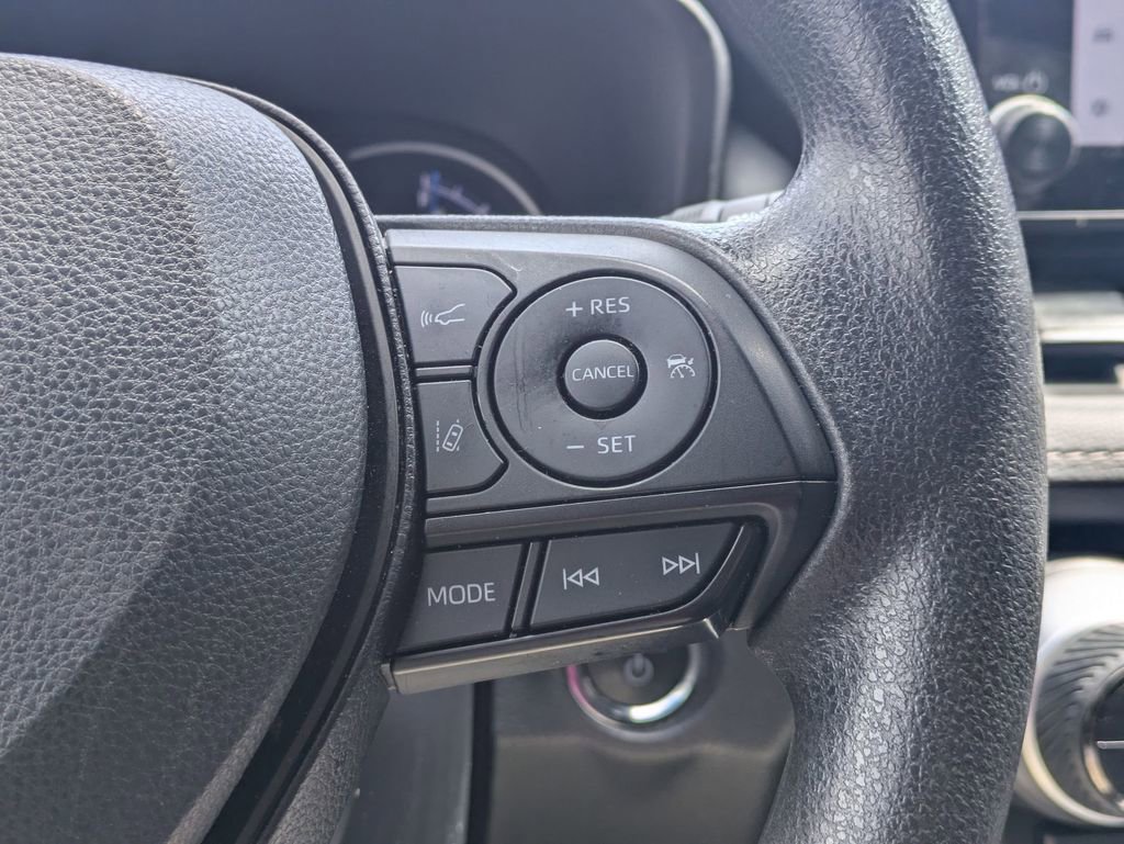 Used 2025 Toyota RAV4 XLE image 25