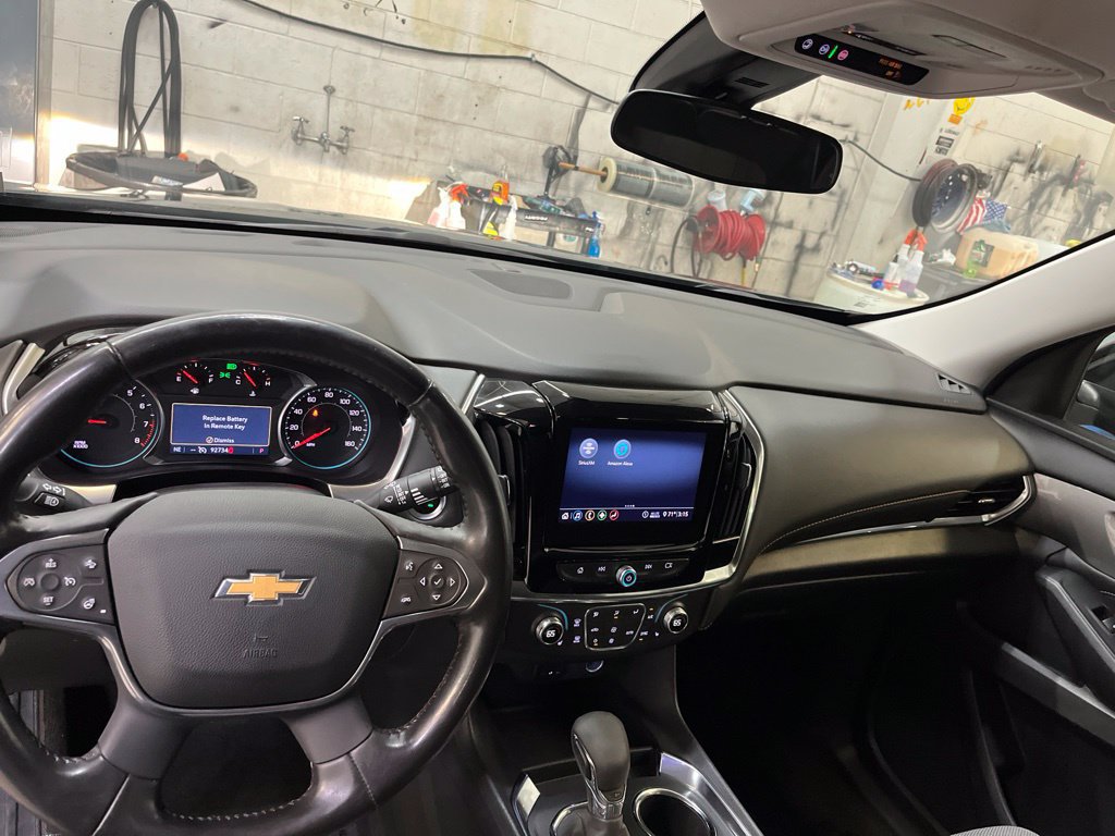 Used 2021 Chevrolet Traverse LT FWD image 21