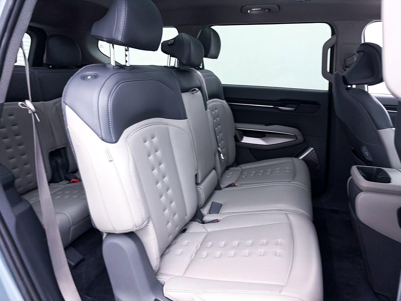 Used 2024 Kia EV9 Wind image 44