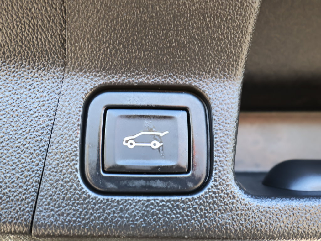 Used 2021 GMC Acadia SLT AWD/4WD image 32