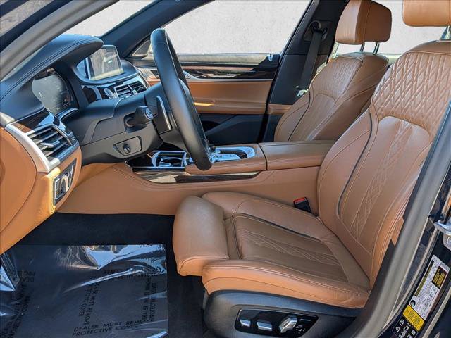 Used 2021 BMW 750i xDrive w/ Executive Package AWD/4WD image 18