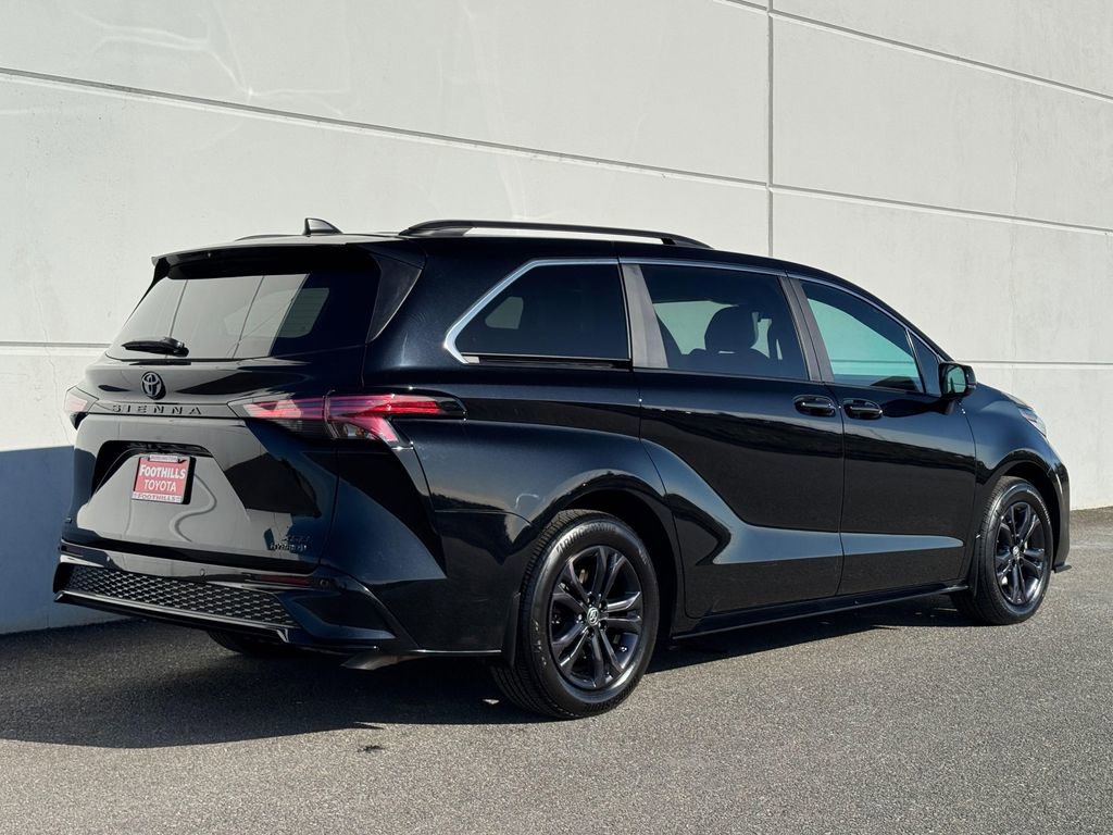 Used 2024 Toyota Sienna XSE image 7