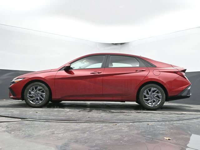 Used 2024 Hyundai Elantra SEL image 45