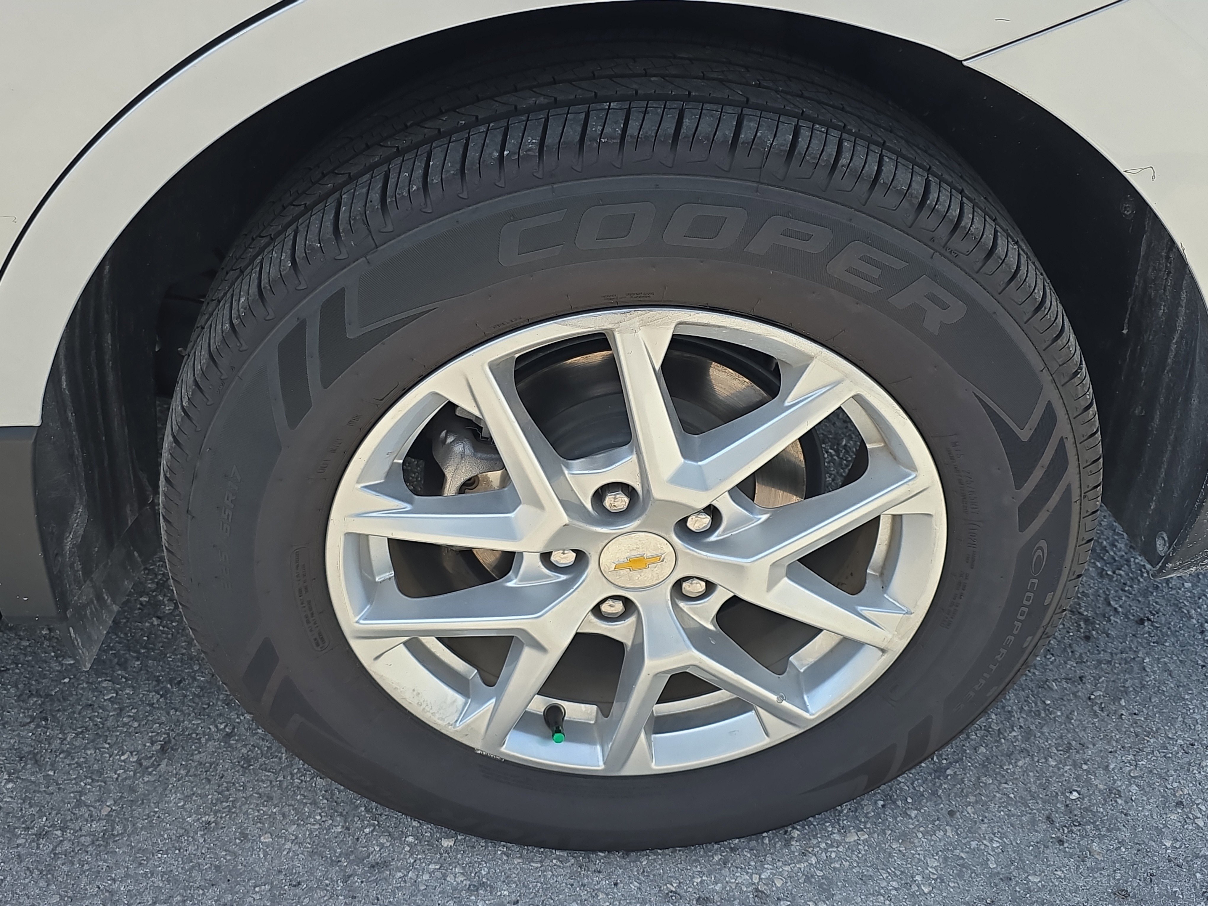 Used 2022 Chevrolet Equinox LS AWD/4WD image 12