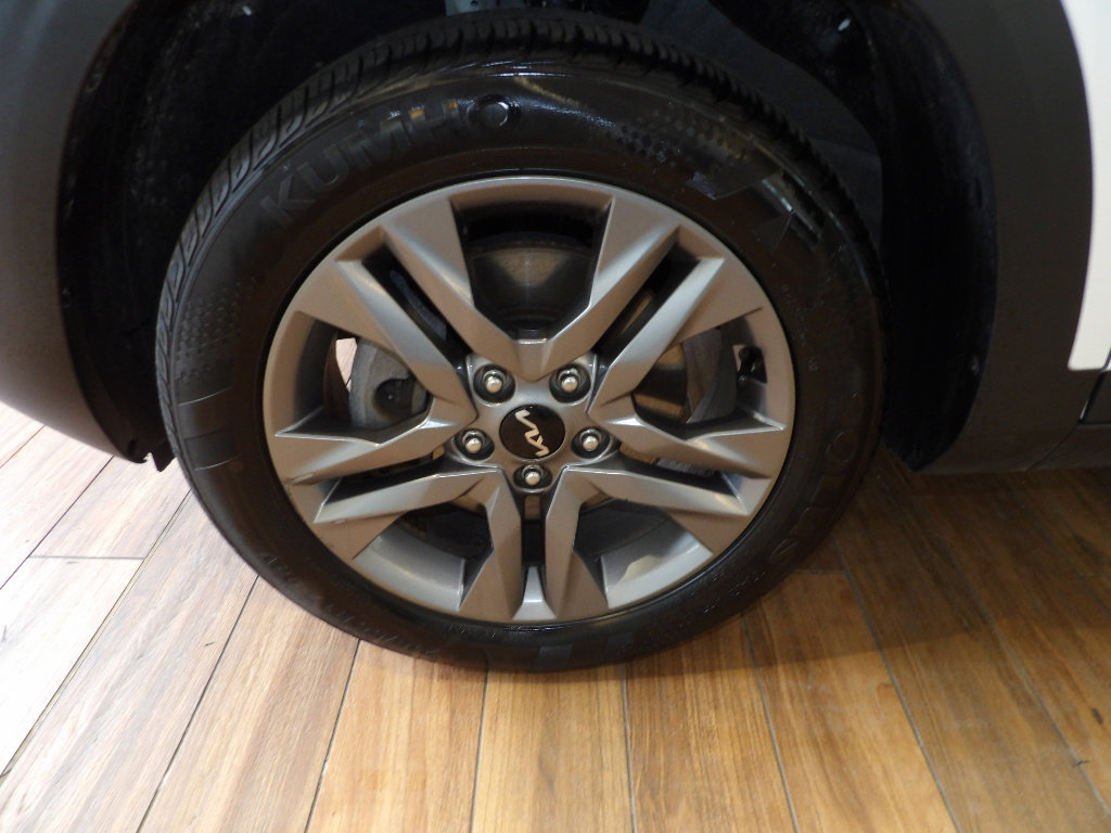 Used 2023 Kia Seltos S image 10