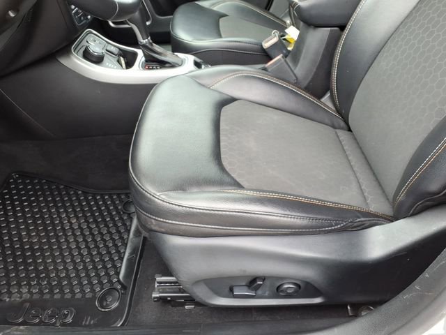 Used 2020 Jeep Compass Latitude w/ Popular Equipment Group image 16