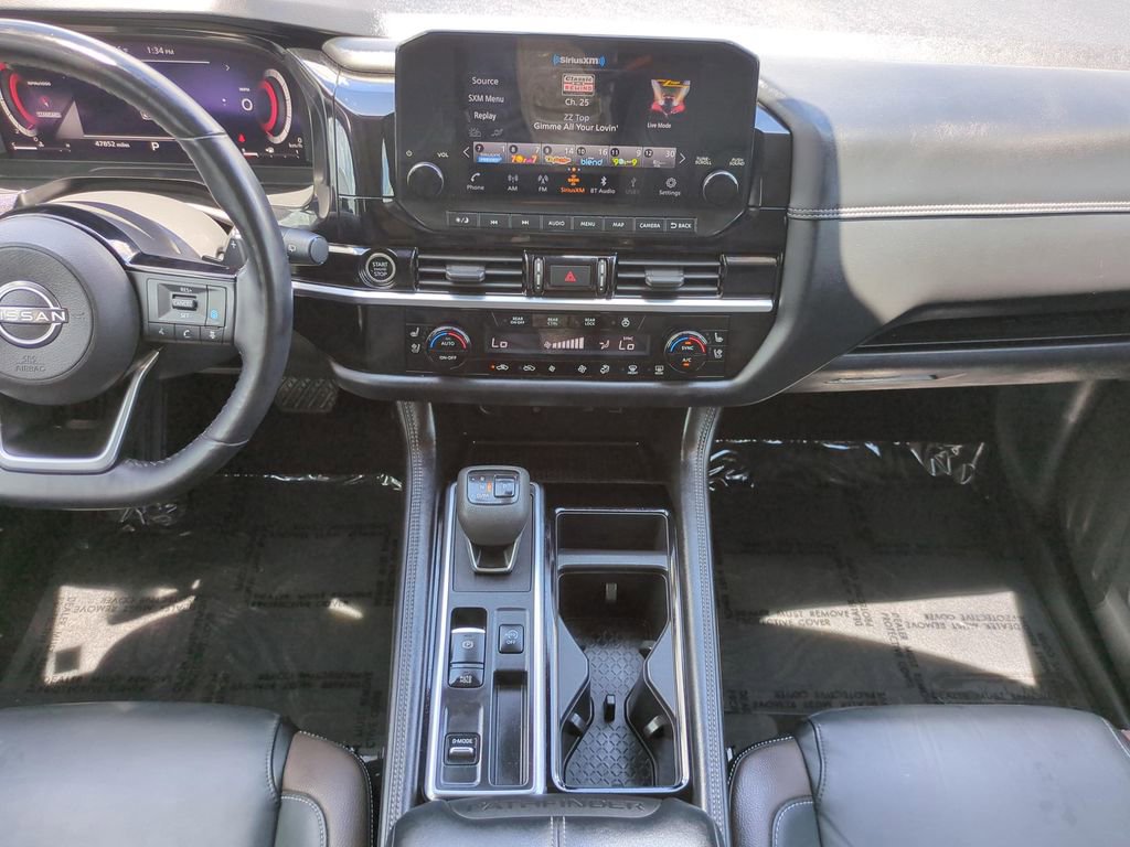 Certified 2022 Nissan Pathfinder Platinum w/ Cargo Package FWD image 15