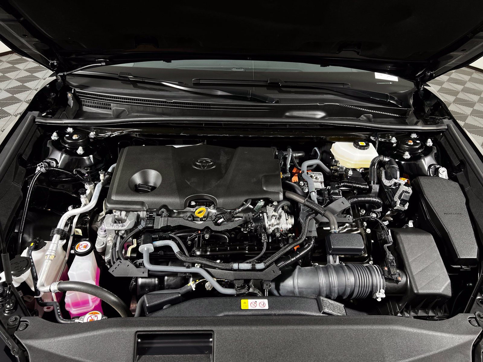 Certified 2025 Toyota Camry LE FWD image 9
