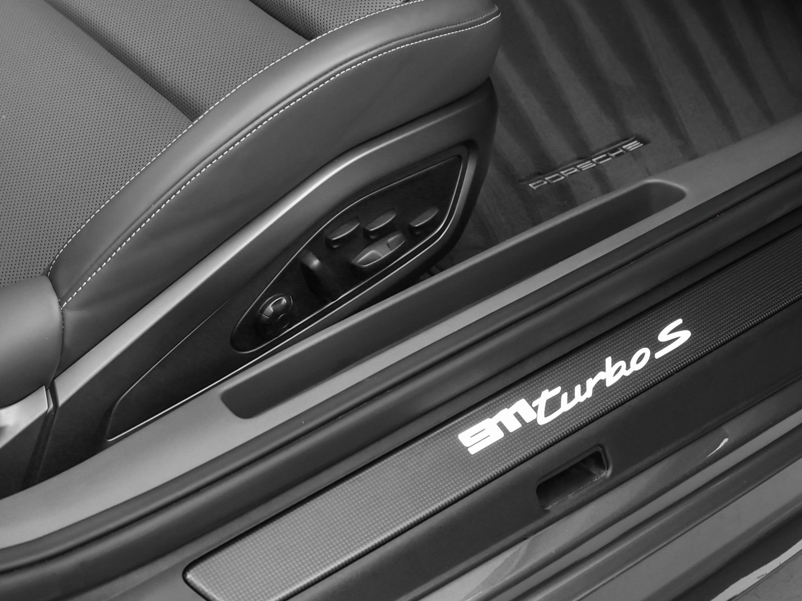 Used 2021 Porsche 911 Turbo S image 30