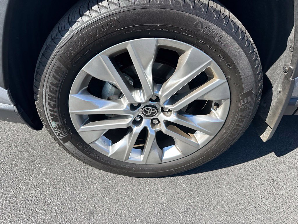 Used 2025 Toyota RAV4 XLE Premium w/ Weather Package FWD image 7
