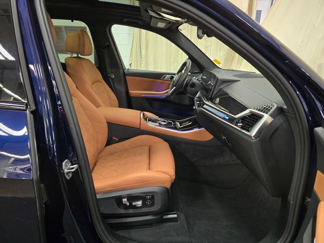 Used 2025 BMW X5 M60i AWD/4WD image 43