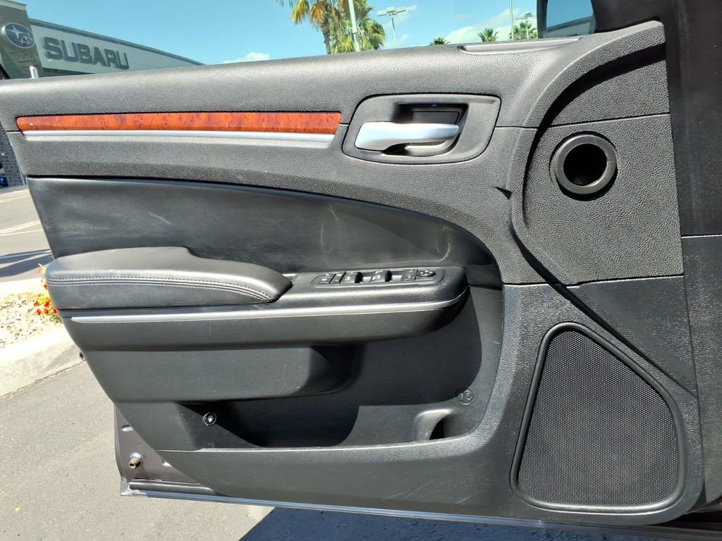 Used 2013 Chrysler 300 w/ Driver Convenience Group image 28