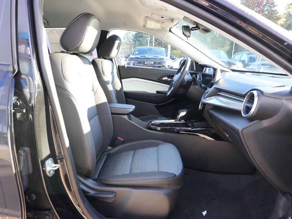 New 2026 Chevrolet Trax LT w/ Driver Confidence Package FWD image 31