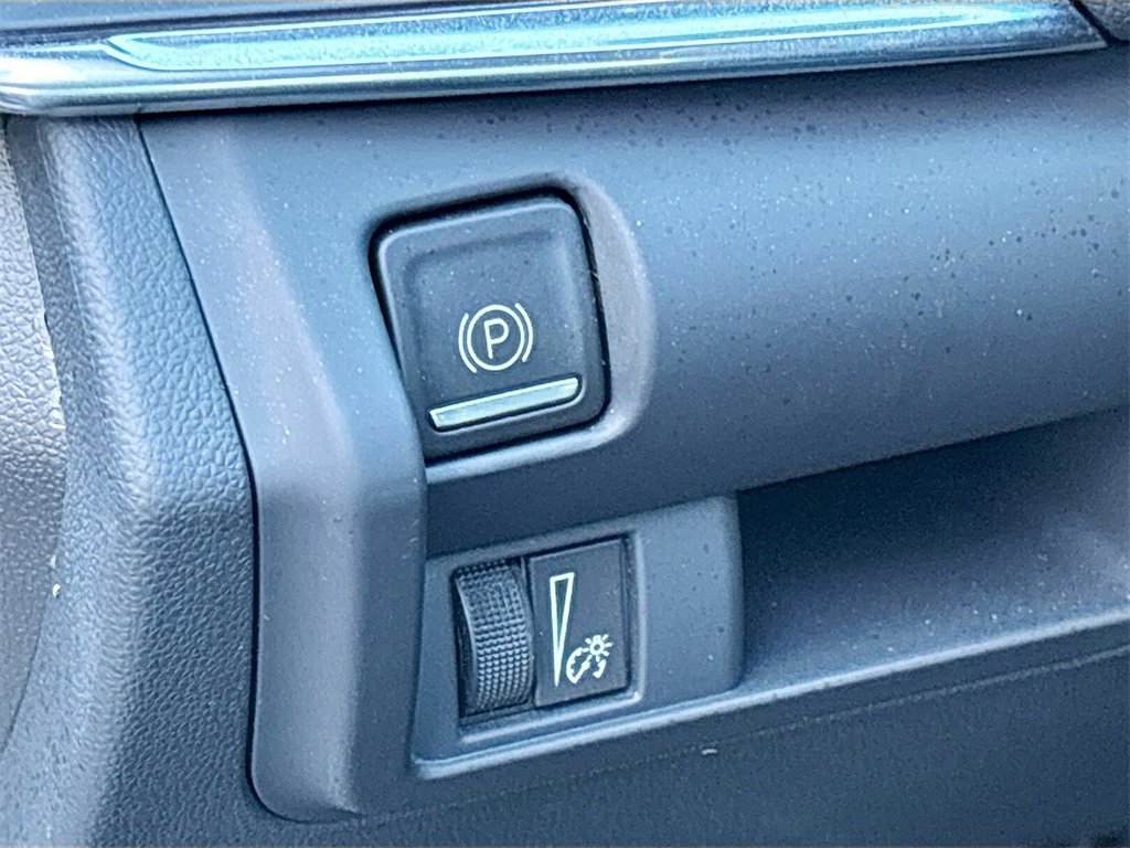 Used 2025 Cadillac CT4 Luxury image 10