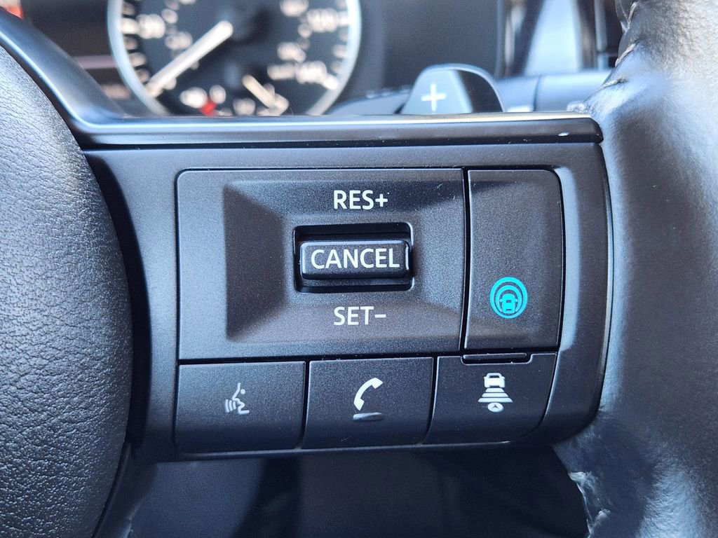 Used 2025 Nissan Pathfinder SV image 21