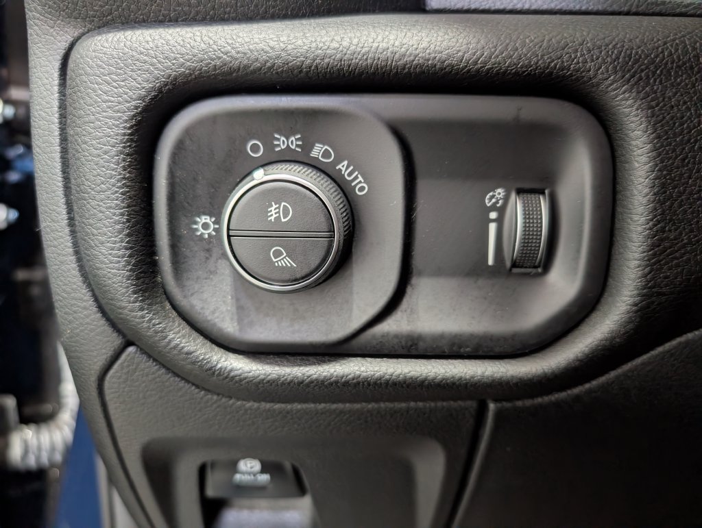 Used 2023 RAM 1500 Big Horn AWD/4WD image 19