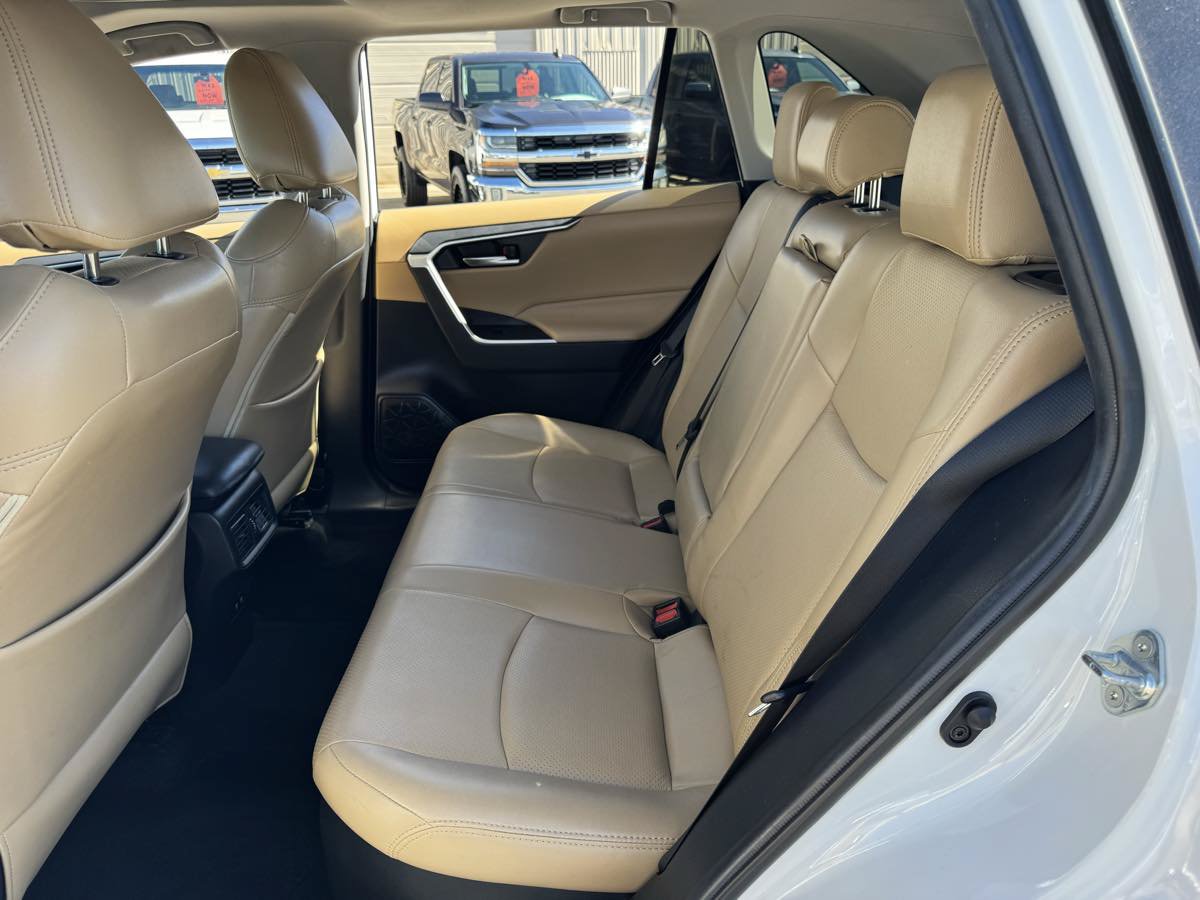 Used 2020 Toyota RAV4 XLE w/ Convenience Package AWD/4WD image 20