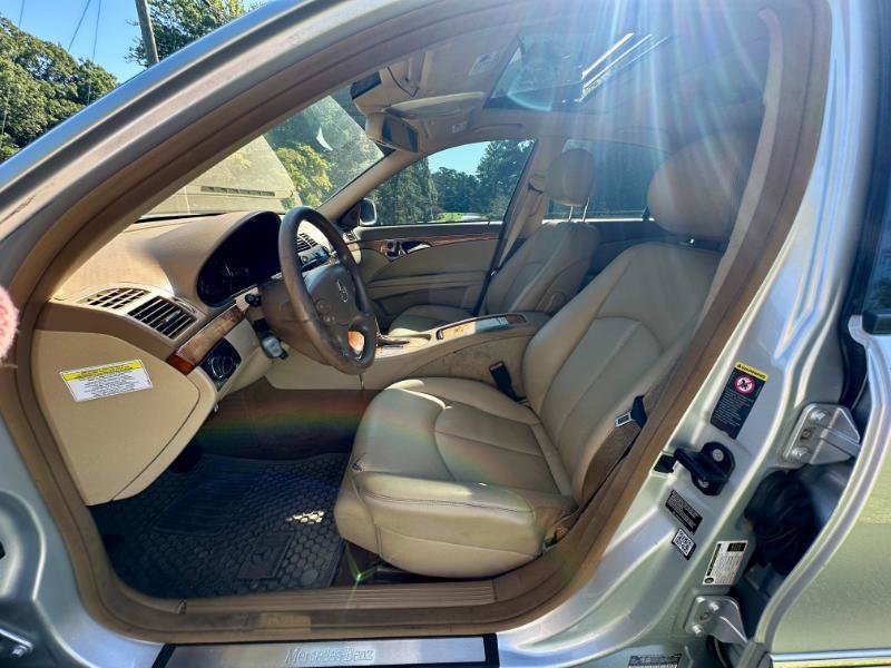 Used 2009 Mercedes-Benz E 320 BlueTEC Sedan image 8