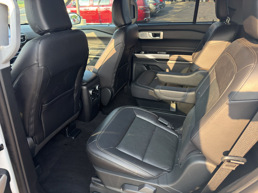 Used 2023 Ford Explorer Limited w/ Limited Technology Package AWD/4WD image 7