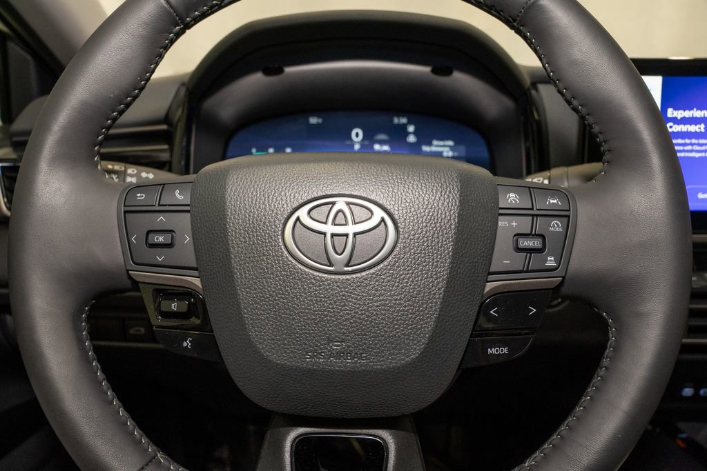 Used 2025 Toyota Camry XLE image 18