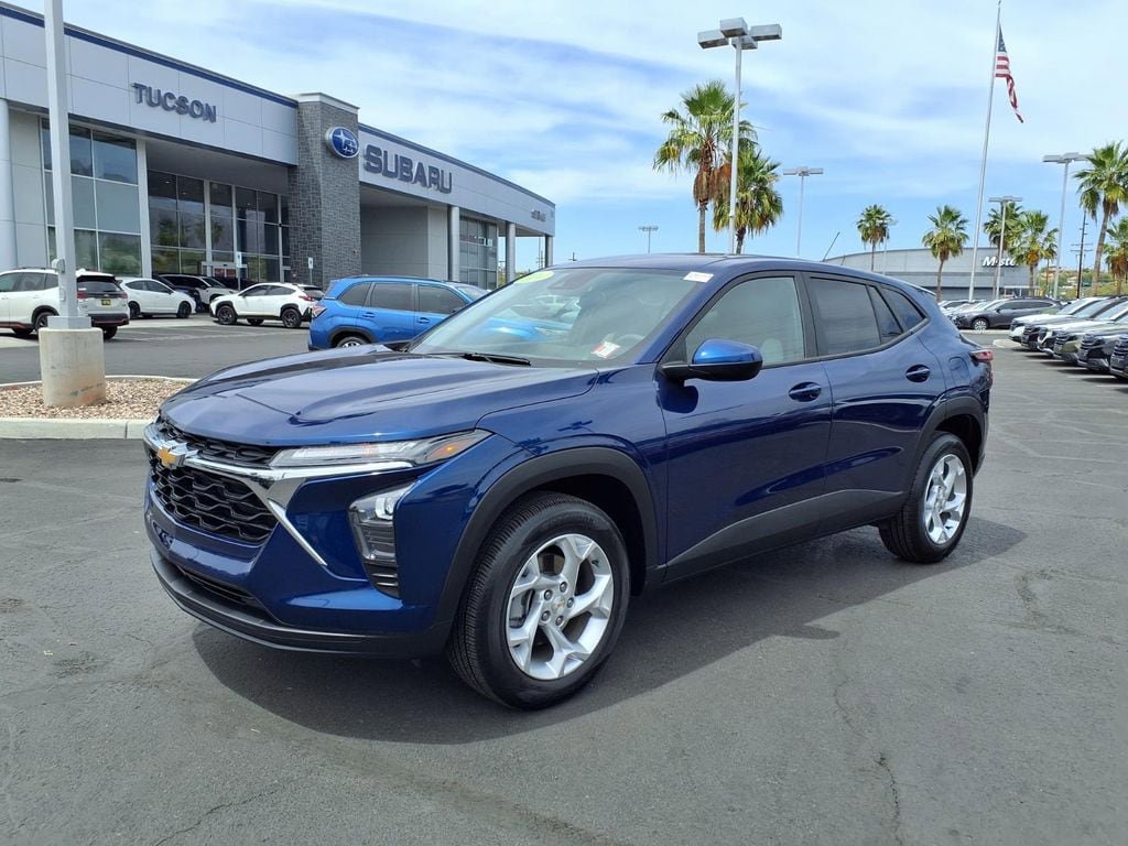 Used 2024 Chevrolet Trax LS w/ LS Convenience Package FWD image 7